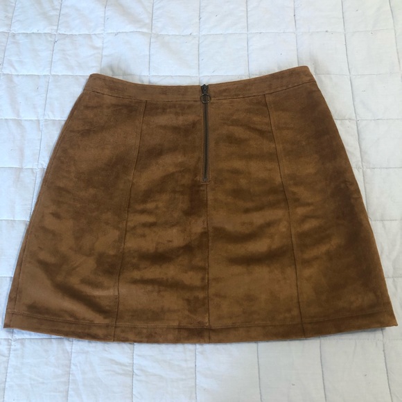 Faux suede mini skirt - Picture 4 of 5